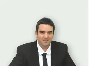 עו"ד אורי נחמני
