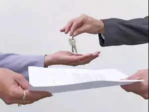 לשכור/לקנות דירה, העברת בעלות