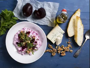 ציזיקי בזוקה ( , אלון מסיקה)