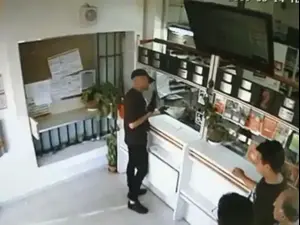 בן 18 שודד בנק באיומי אקדח צעצוע, אוגוסט 2019
