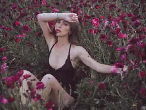 שיר אלמליח. אלה אוזן, 