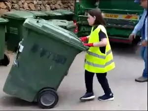 גולן שיינפיין בן ה-10 הגשים חלום: לעבוד כפועל משאית זבל 
4.5.21. באדיבות המצולמים