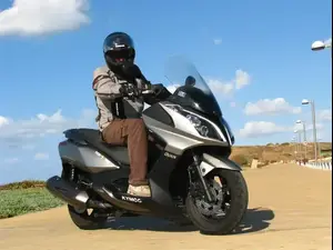 עופר אבניר תשיק בקרוב גרסאות 200 ו 300 Abs לדאון טאון המצליח