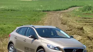 V40 קרוס קאנטרי