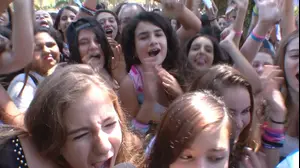 מפגש מעריצים ג'סטין ביבר וואן דיירקשן (צילום מסך)