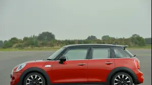 מיני 5 דלתות