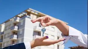 דירה למכירה , דירה להשכרה (ShutterStock)