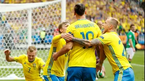 שחקני שבדיה חוגגים (רויטרס)