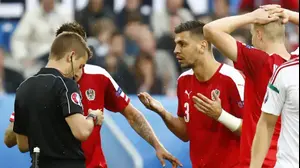 שחקן נבחרת אוסטריה אלכסנדר דראגוביץ' מורחק (רויטרס)