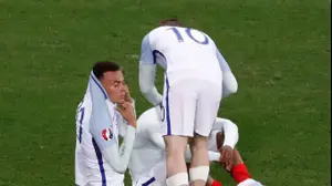 שחקני נבחרת אנגליה מאוכזבים (רויטרס)