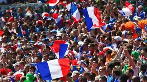 סיפור בדקה תיירות יורו 2016 שביתה בדה תעופה בצרפת (מערכת וואלה!)