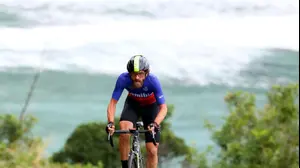 דן קרייבן רוכב אופניים נמיבי (רויטרס)