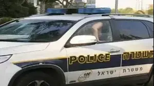 זיוף פוטושופ שוטרים מקיימים יחסי מין בניידת (צילום מסך)