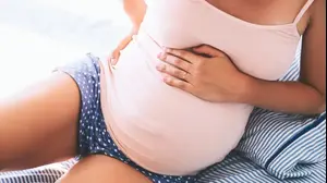 אישה בהריון (ShutterStock)