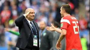 מאמן נבחרת רוסיה סטניסלב צ'רצ'סוב חוגג (GettyImages)