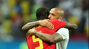 שחקן נבחרת בלגיה רומלו לוקאקו עם עוזר המאמן תיירי הנרי (GettyImages)