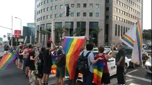 הפגנה של עשרות להטבים בצומת השלום במחאה על חוק הפונדקאות 16 ביולי 2018 (מערכת וואלה! NEWS)