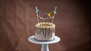 עוגת יומולדת ( , אפיק גבאי)