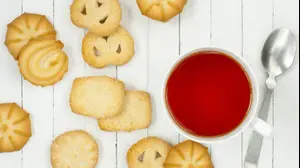 תה ועוגיות (ShutterStock)