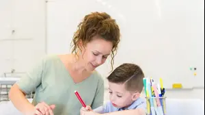 גננת וילד (ShutterStock)