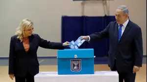 ראש הממשלה בנימין נתניהו מצביע בבחירות לכנסת ה23, ירושלים, 2 במרץ 2020 (רויטרס)