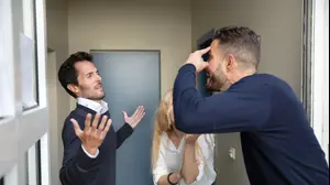 הוצאה לפועל (ShutterStock)