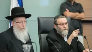 יעקב ליצמן יחד עם משה גפני בדיון בוועדת הכספים בכנסת. 14 בנובמבר 2017