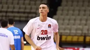 שחקן אולימפיאקוס אלכסיי פוקושבסקי