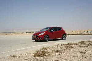 השוואתי: רנו קליאו RS טרופי מול פיג'ו 208GTI