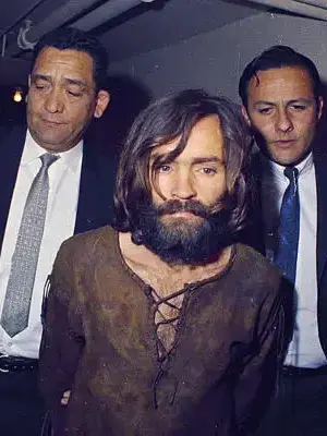 הרוצח הסדרתי צ'רלס מנסון