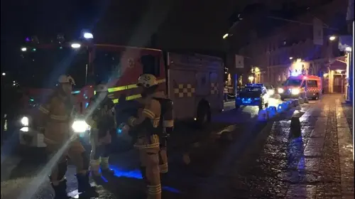 רעולי פנים השליכו בקבוקי תבערה לעבר בית כנסת בעיר גטבורג שבשבדיה, דצמבר 2017