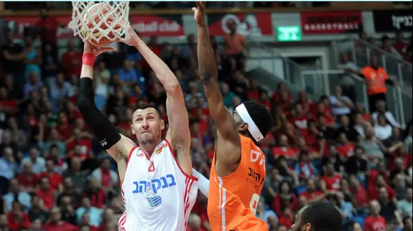 טוני גפני הפועל ירושלים מול שון דאוסן טוני גפני הפועל ירושלים מול שון דאוסן