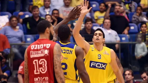 איתי שגב שחקן מכבי תל אביב איתי שגב שחקן מכבי תל אביב