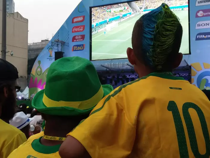אוהדי נבחרת ברזיל בסאו פאולו, בזמן משחק מול מקסיקו (מערכת וואלה! , : אורן יוסיפוביץ)