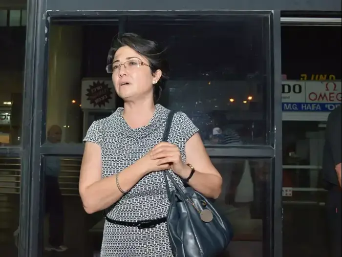 חה"כ חנין זועבי מחוץ להצגה "הזמן המקביל": "זה הישג ...
