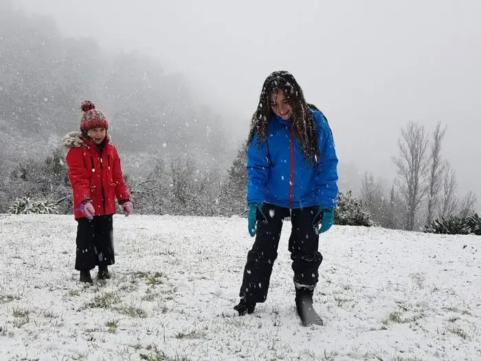 Enfants dans la neige à Neve Ativ - 26 janvier 2018 (photographes temporaires autorisés, Mickey Inbar)