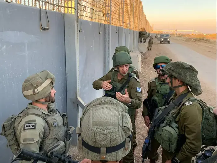 Le chef d'état-major Aviv Kochavi lors de sa visite des centres de démonstration de la division de Gaza, le 4 octobre 2019. (porte-parole de Tsahal)