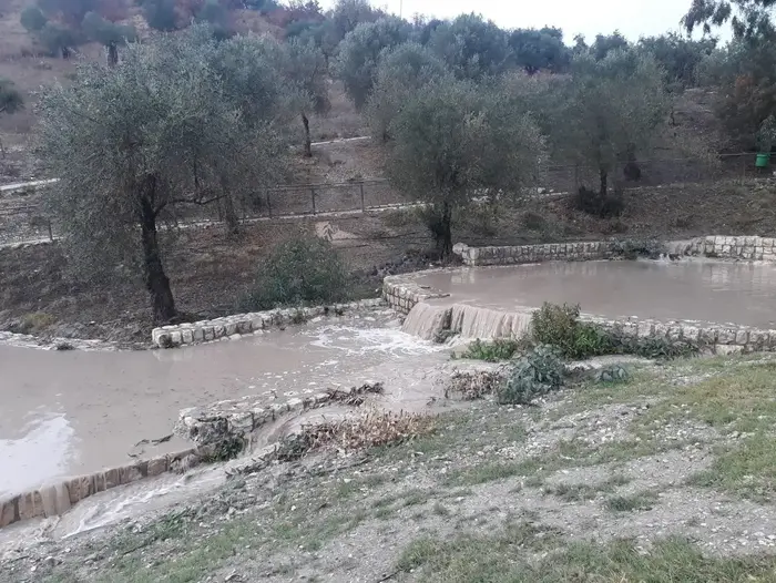 מזג אוויר טמפרטורות נמוכות לעונה והתחזקות גשמים וואלה חדשות