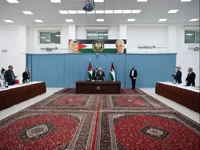 Abbas à la réunion des dirigeants palestiniens, suite à l'intention d'Israël d'annexer des territoires. 19 mai 2020 (site officiel, aucun) Abbas à la réunion des dirigeants palestiniens, suite à l'intention d'Israël d'annexer des territoires. 19 mai 2020 (site officiel, aucun)
