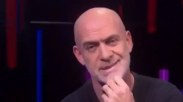 מוטי רייף באולפן וואלה לקראת טקס חיי הלילה של סמירנוף. צילום מסך מוטי רייף באולפן וואלה לקראת טקס חיי הלילה של סמירנוף. צילום מסך