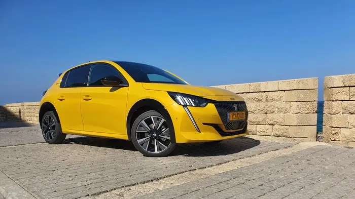 מבחן דרך: פיג'ו 208 החדשה מבחן דרך: פיג'ו 208 החדשה