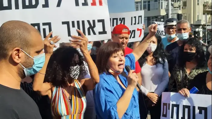מחאת בעלי הבאסטות. שוק הכרמל, ת"א 17 בנובמבר 2020. יותם רונן מחאת בעלי הבאסטות. שוק הכרמל, ת"א 17 בנובמבר 2020. יותם רונן