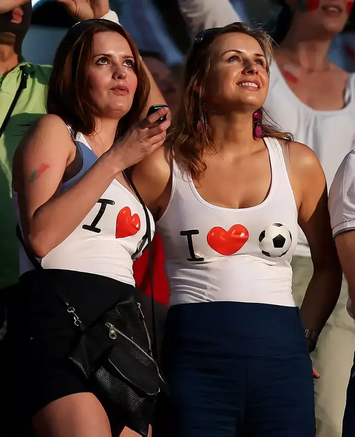 אוהדות כדורגל, יורו 2012 (AP)