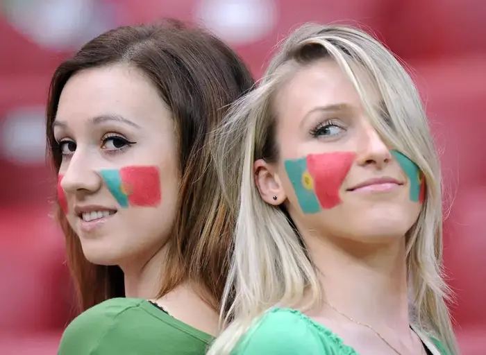 אוהדות כדורגל, יורו 2012 (AP)