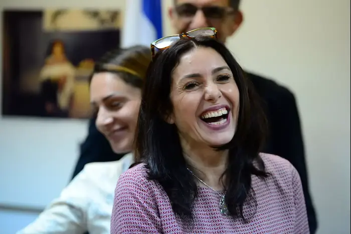 מירי רגב בצעירותה - Lavis