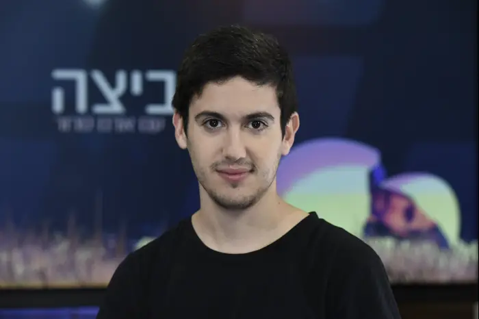 תובל שפיר ילד - ynet - חדשות, כלכלה, ספורט ובריאות - דיווחים שוטפים מהארץ ... - כמו כן, מדבר שפיר על הרצון שלו לזגזג בין עולם המבוגרים לעולם.