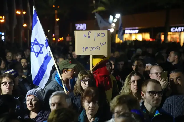 הפגנה באשדוד על פתיחת עסקים בשבת, אשדוד, 20 בינואר 2018 (לירון מולדובן )