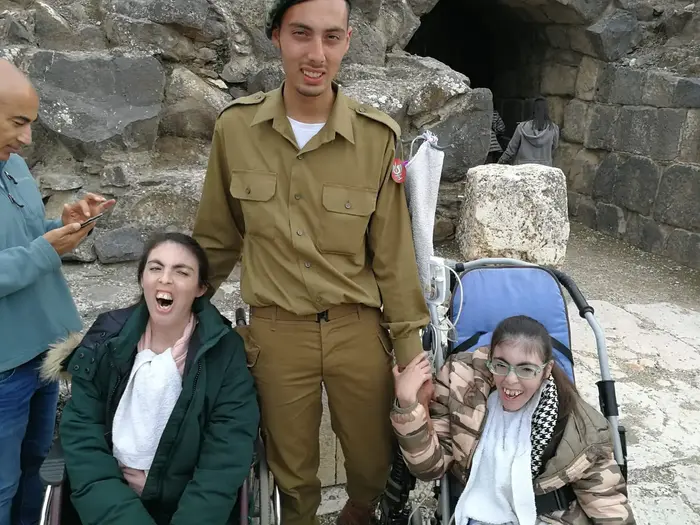 משפחתו של חלל צה"ל יובל מור יוסף: מורג בת 25 צד ימין
ליבת צד שמאל מיתר (באדיבות המשפחה)