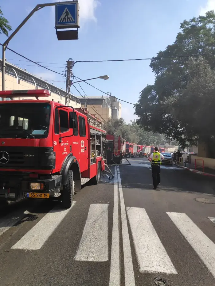 נבדק חשד להצתה: שריפה פרצה במתחם המדעטק בחיפה - וואלה! חדשות