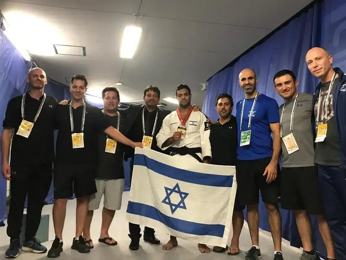 שגיא מוקי הזיל דמעה על הפודיום, ראש הממשלה נתניהו בירך ...